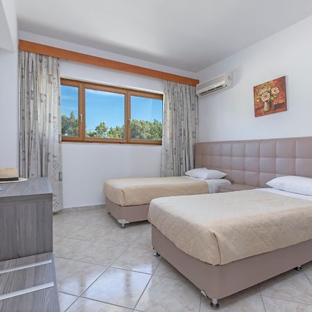 Helena Christina Aparthotel Asgourou Екстериор снимка
