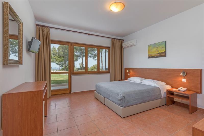 Helena Christina Aparthotel Asgourou Екстериор снимка